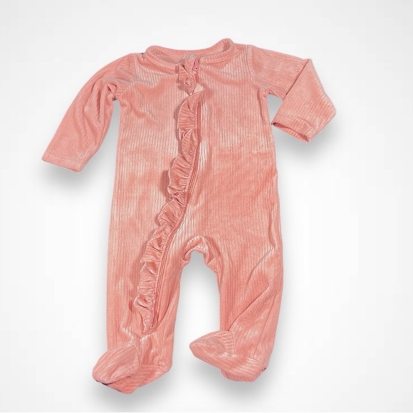 4/$20 Charlotte & Star Ruffled Pink Sleeper - Picture 1 of 4